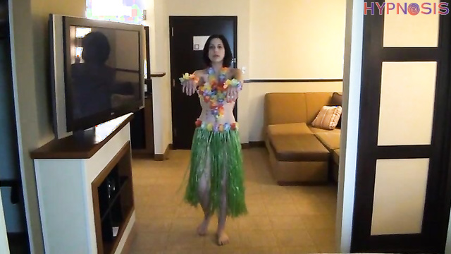 GG Fetish Media - Lacie Trained’s mind goes blank and she enters vegetable mode