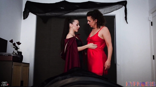 Cockteasefiona - Juicy vampire milfs ride your cock