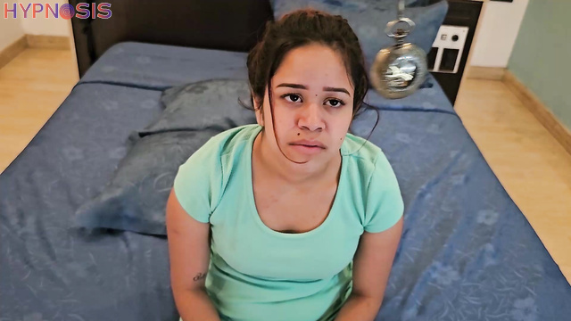 Girls Fetish H Study - Mandy - Curvy brunette hypnotized by glasses